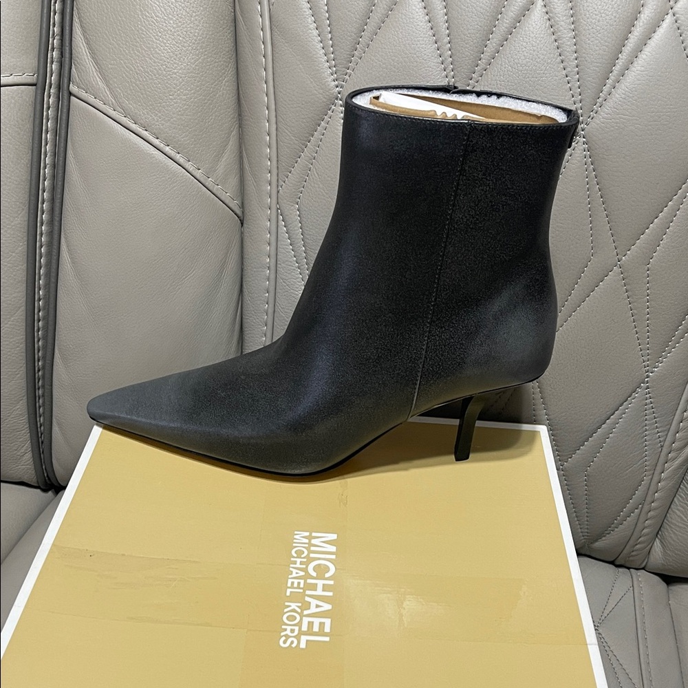 Michael Kors BURNISHED Leather Black Pointed Toe Kitten Heel Ankle Boot